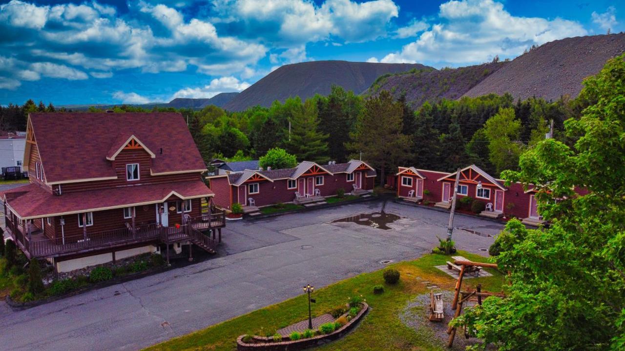 Motel Au Vieux Frontenac Thetford Mines Exterior photo