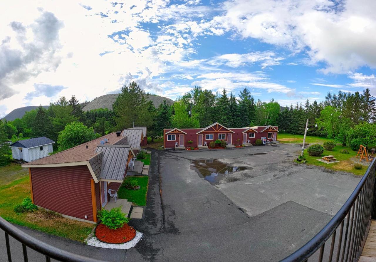 Motel Au Vieux Frontenac Thetford Mines Exterior photo